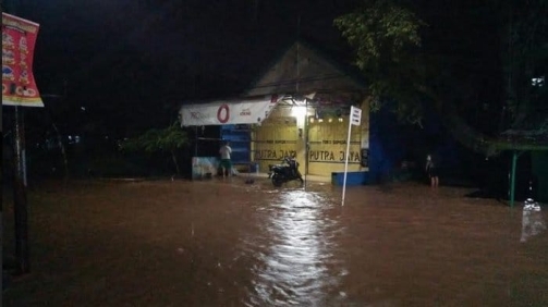 Banjir dan Tanah Longsor di Cilacap Akibat Hujan Deras