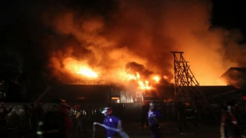 Tiga Rumah Berkonstruksi Kayu Terbakar di Samarinda