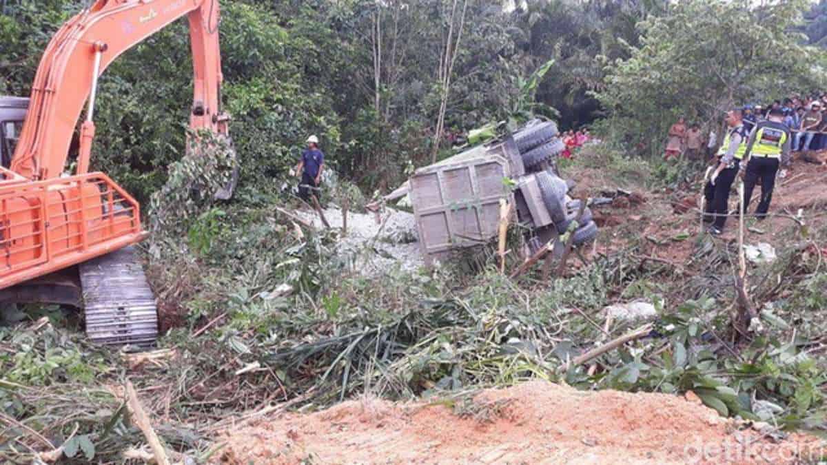 Kecelakaan Maut Bus Sekolah di Palalawan, 2 Orang Tewas dan 11 Lainnya Luka