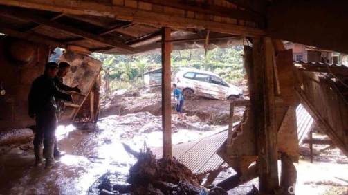 Kendaraan Hilang dan 1 Orang Tewas Akibat Banjir Bandang di Bogor