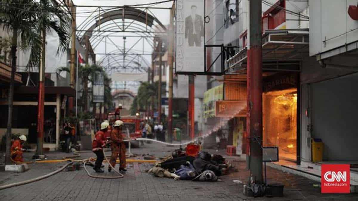 Toko Tekstil Sejak Era Kolonial di Pasar Baru Jakarta Ludes Terbakar