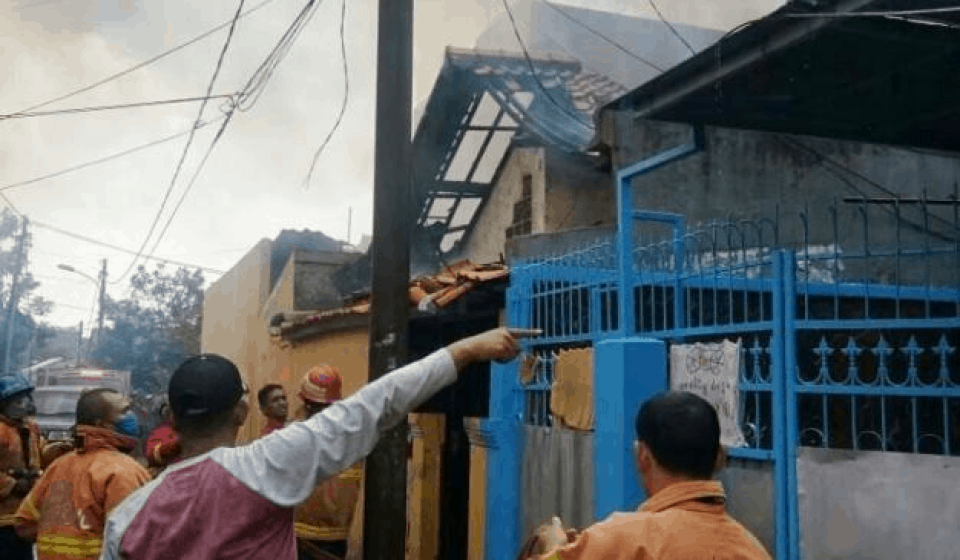 Rumah Warga di Dekat Pasar Lama Kota Tangerang Terbakar