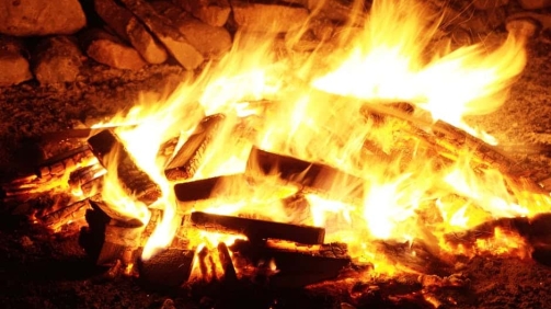 Diduga Korsleting listrik, 35 Kios di Jatinegara Habis Terbakar