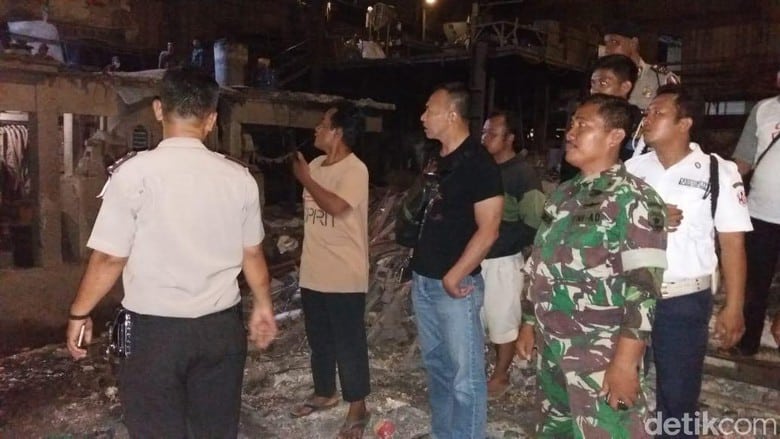 Pabrik Besi di Tangerang Meledak pada Rabu Malam