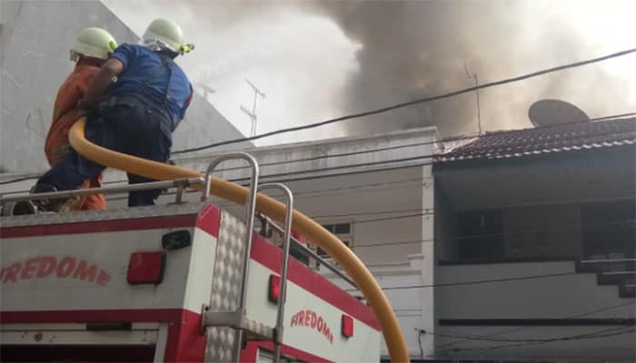 Perumahan di Pluit Kebakaran, 12 Damkar Dikerahkan