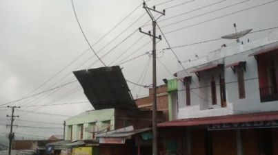 10 Atap Rumah Warga Pante Raya Ikut Terbawa Puting Beliung