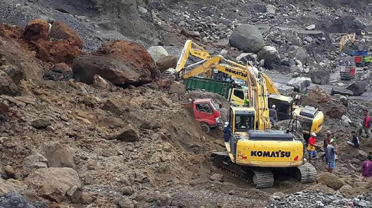 2 Orang Tewas Tertimbun Longsor Tambang Mangan di Jember