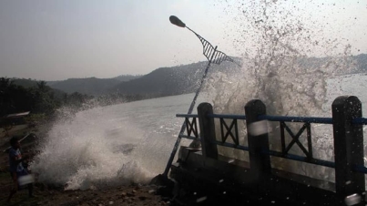 Dampak Gelombang Pasang, Pemukiman di Padang Digenangi Banjir Rob