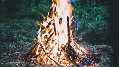 Gunung Bohong Terbakar, Api Nyaris Merembet ke Pemukiman Warga